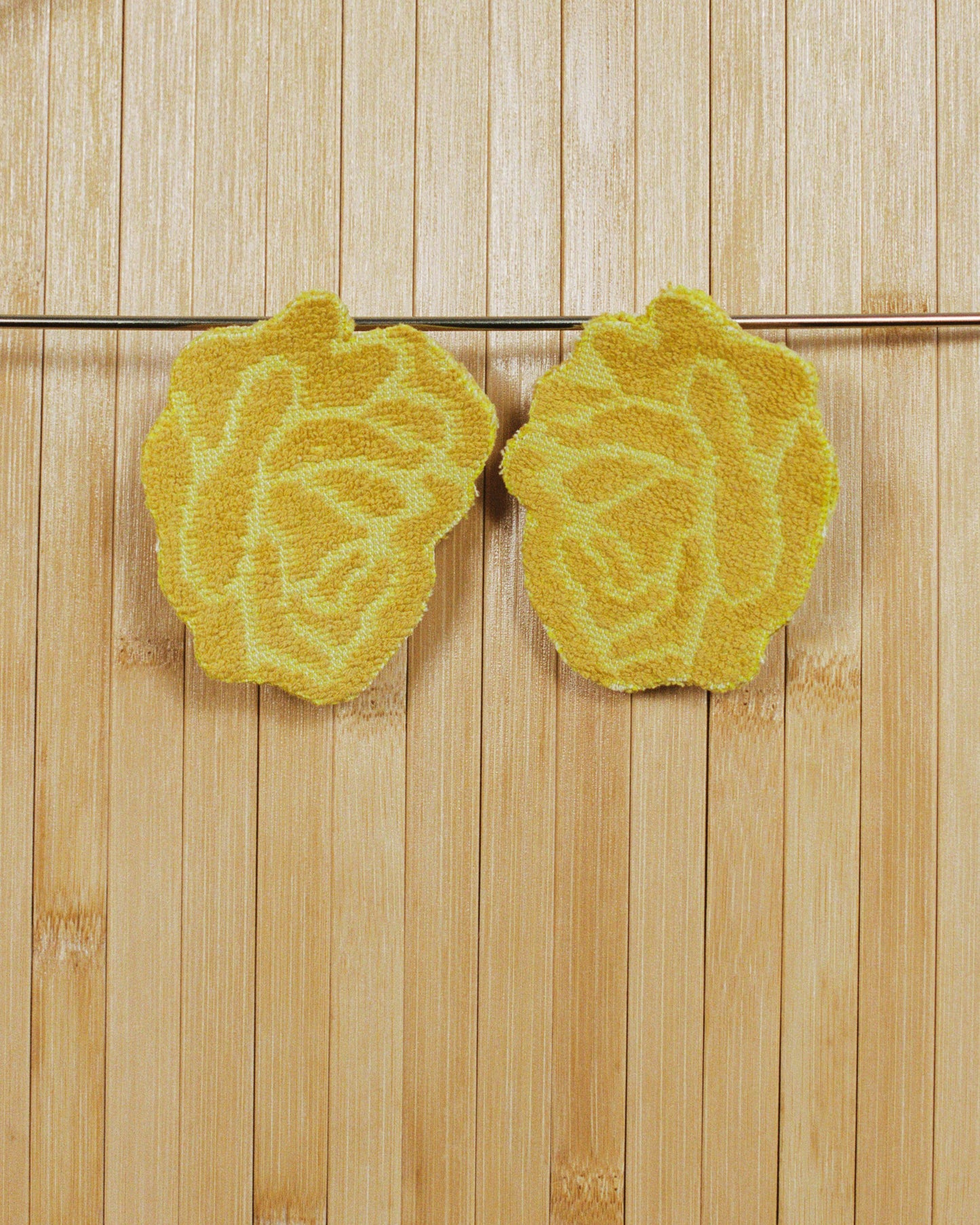 Lu Kuang Rose Earrings
